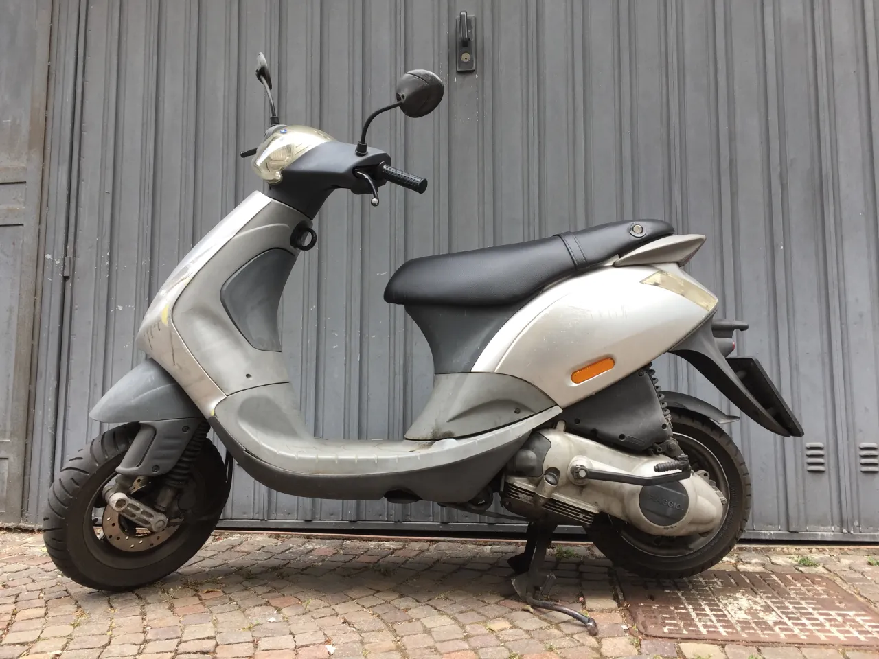 Piaggio Zip 125 scooter