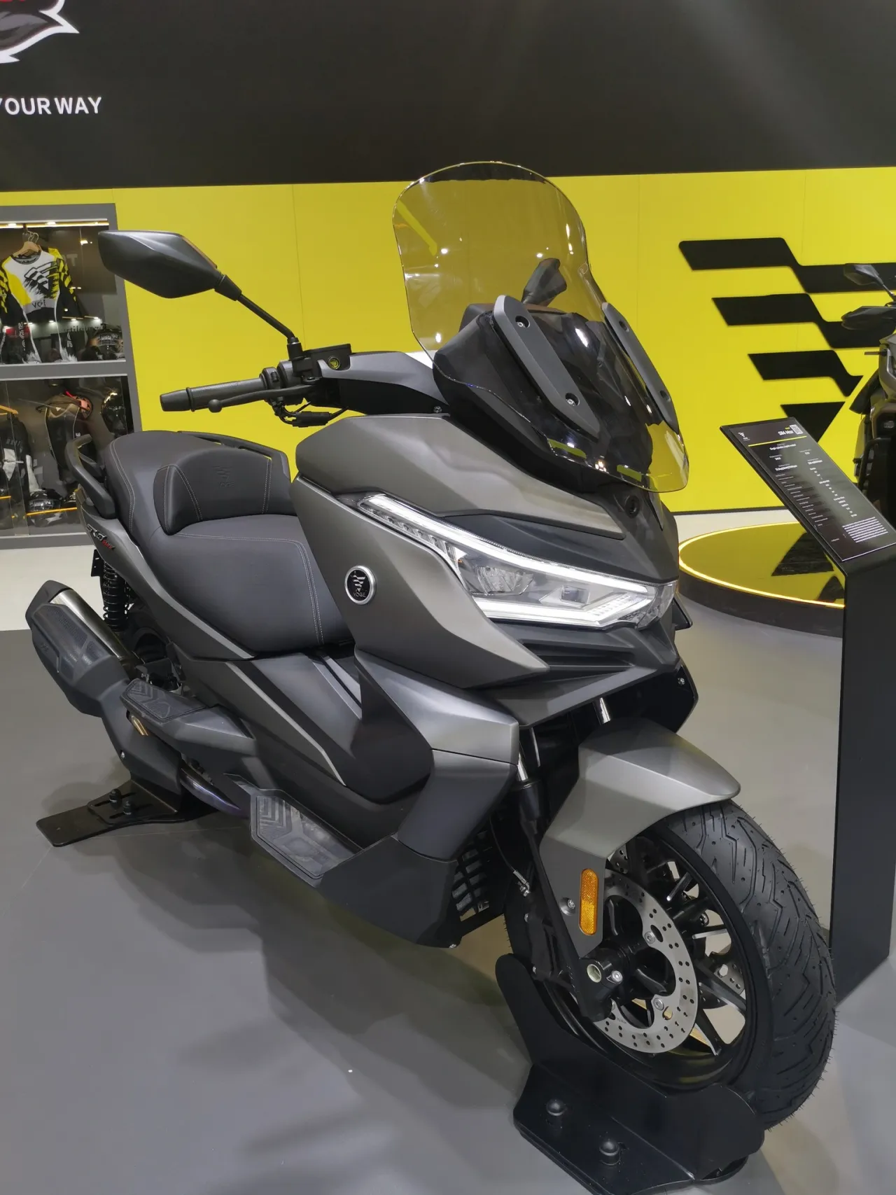 Voge SR4 Max maxi-scooter