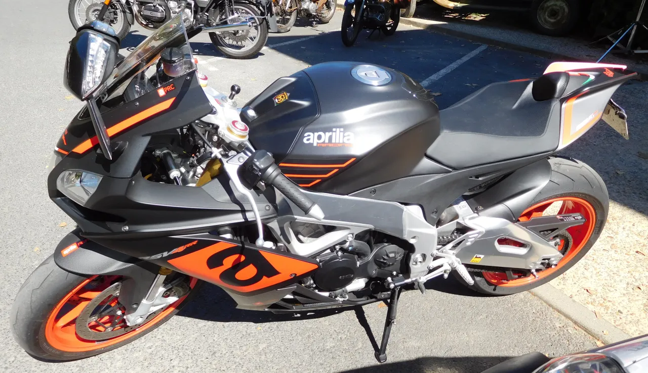 Aprilia RSV4 RR side view