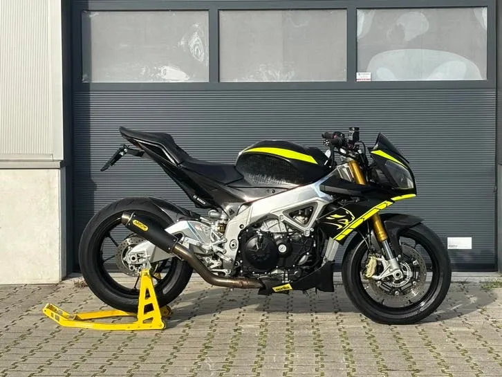 Aprilia Tuono V4