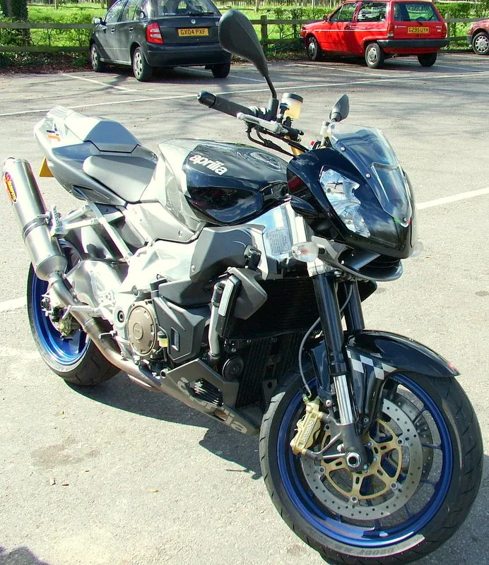 Aprilia Tuono 1000 R red side profile