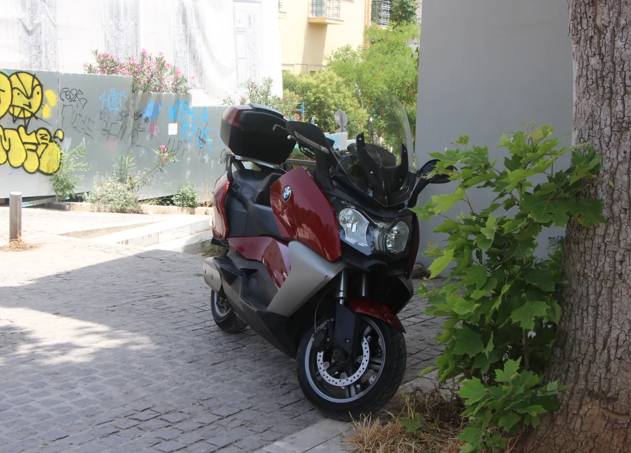 BMW C650GT zijaanzicht 2024