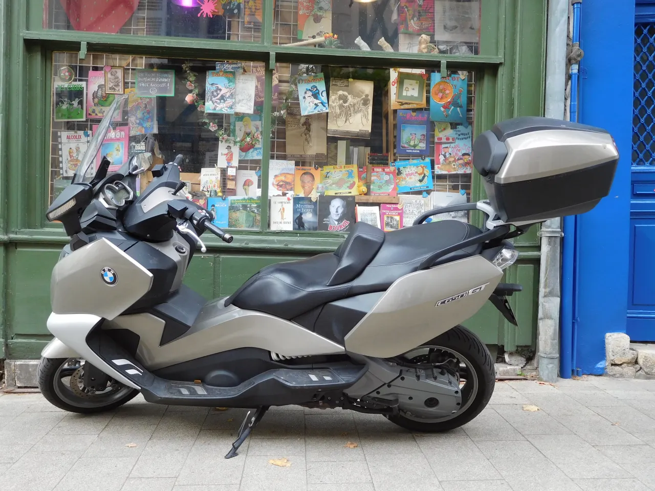 BMW C650GT linker zijaanzicht