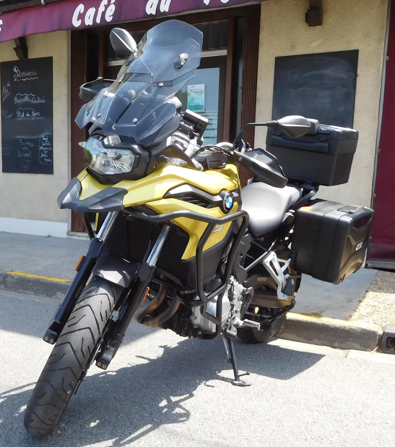 BMW F 750 GS zijaanzicht