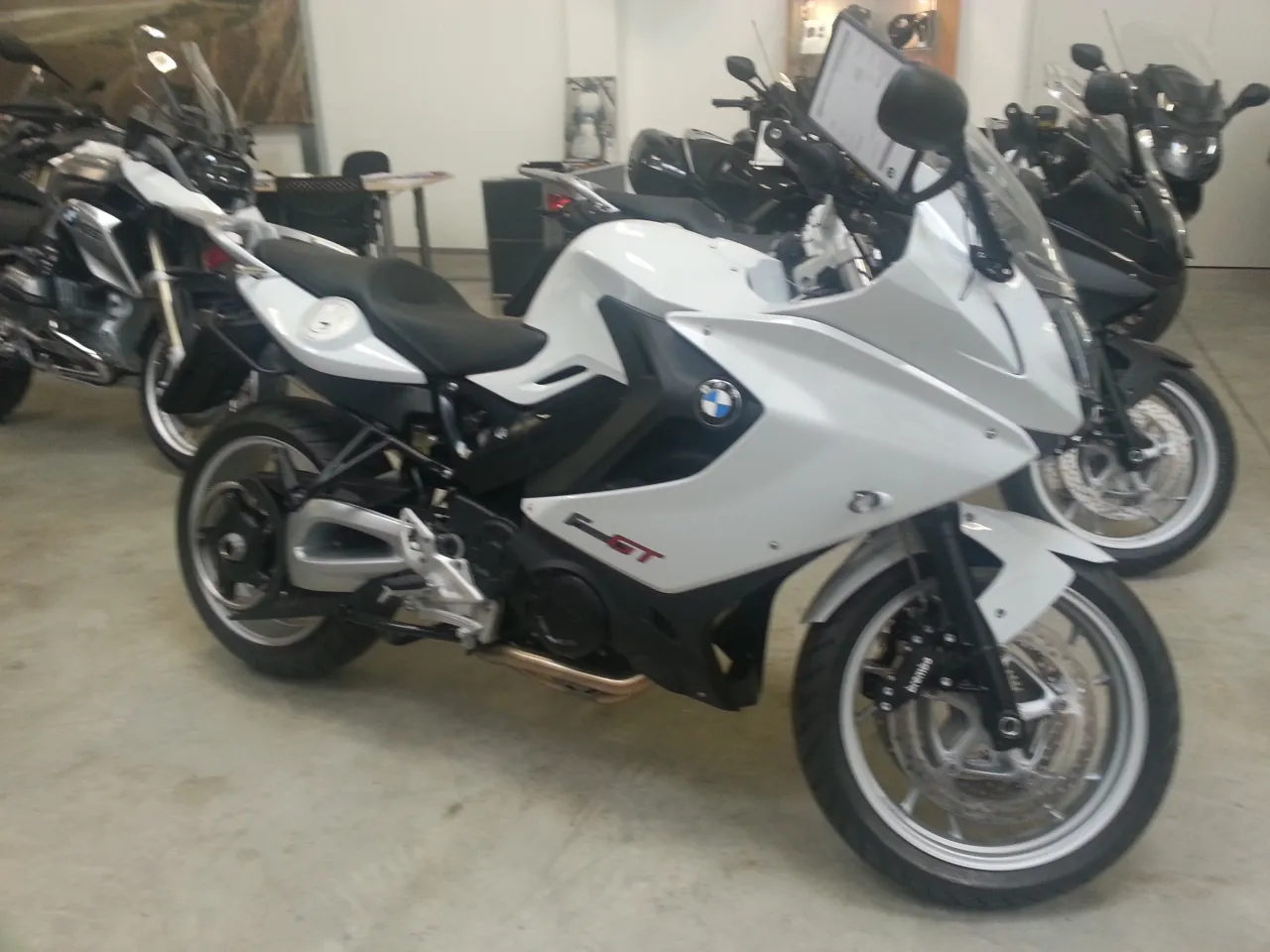 BMW F800GT 2013 zijaanzicht