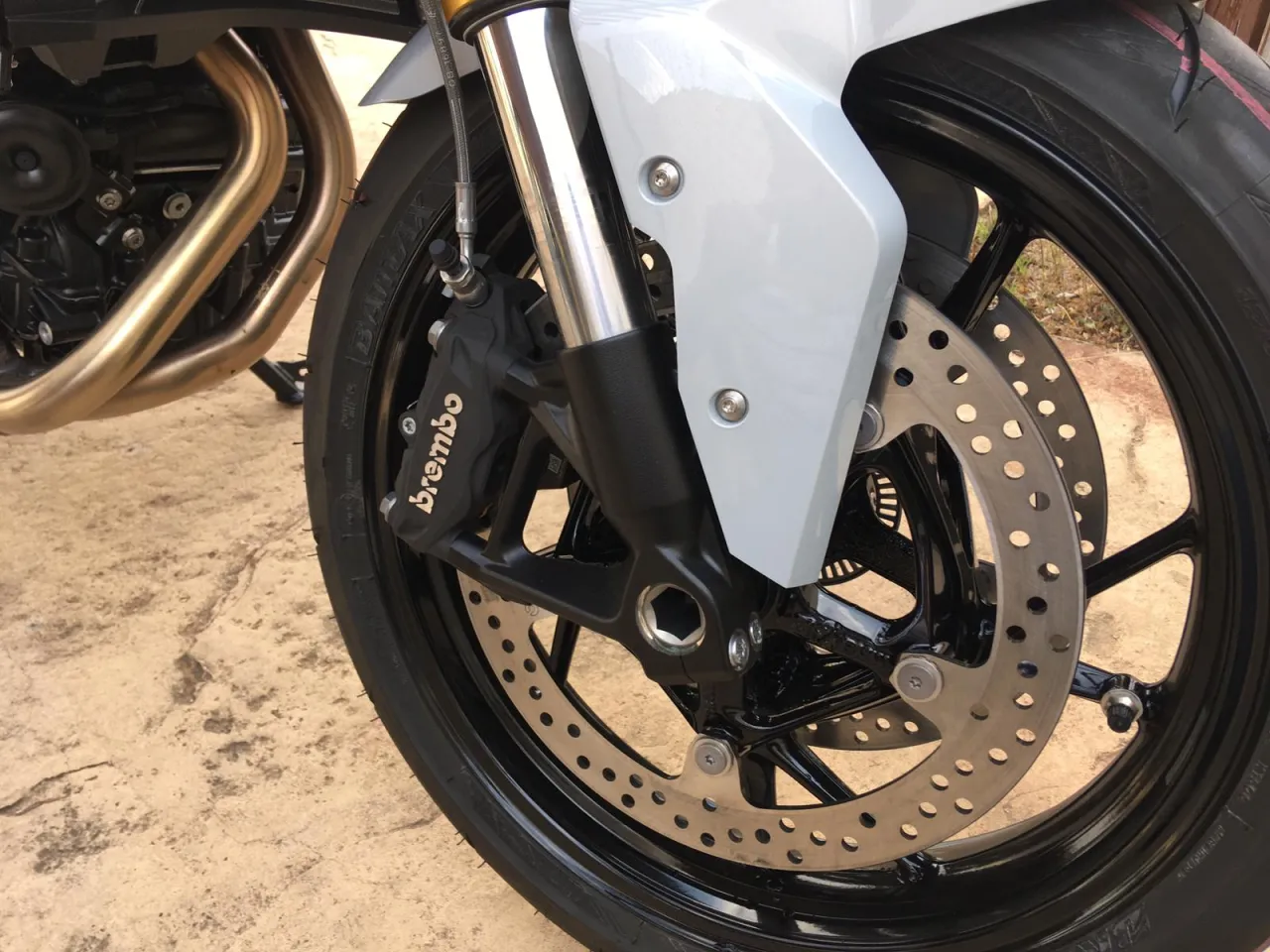 BMW F 900 R rear three-quarter
