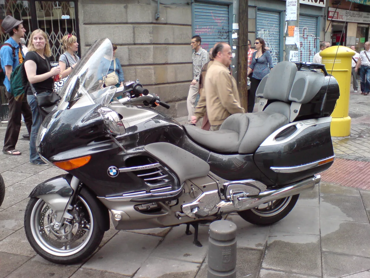 BMW K1200LT zijaanzicht