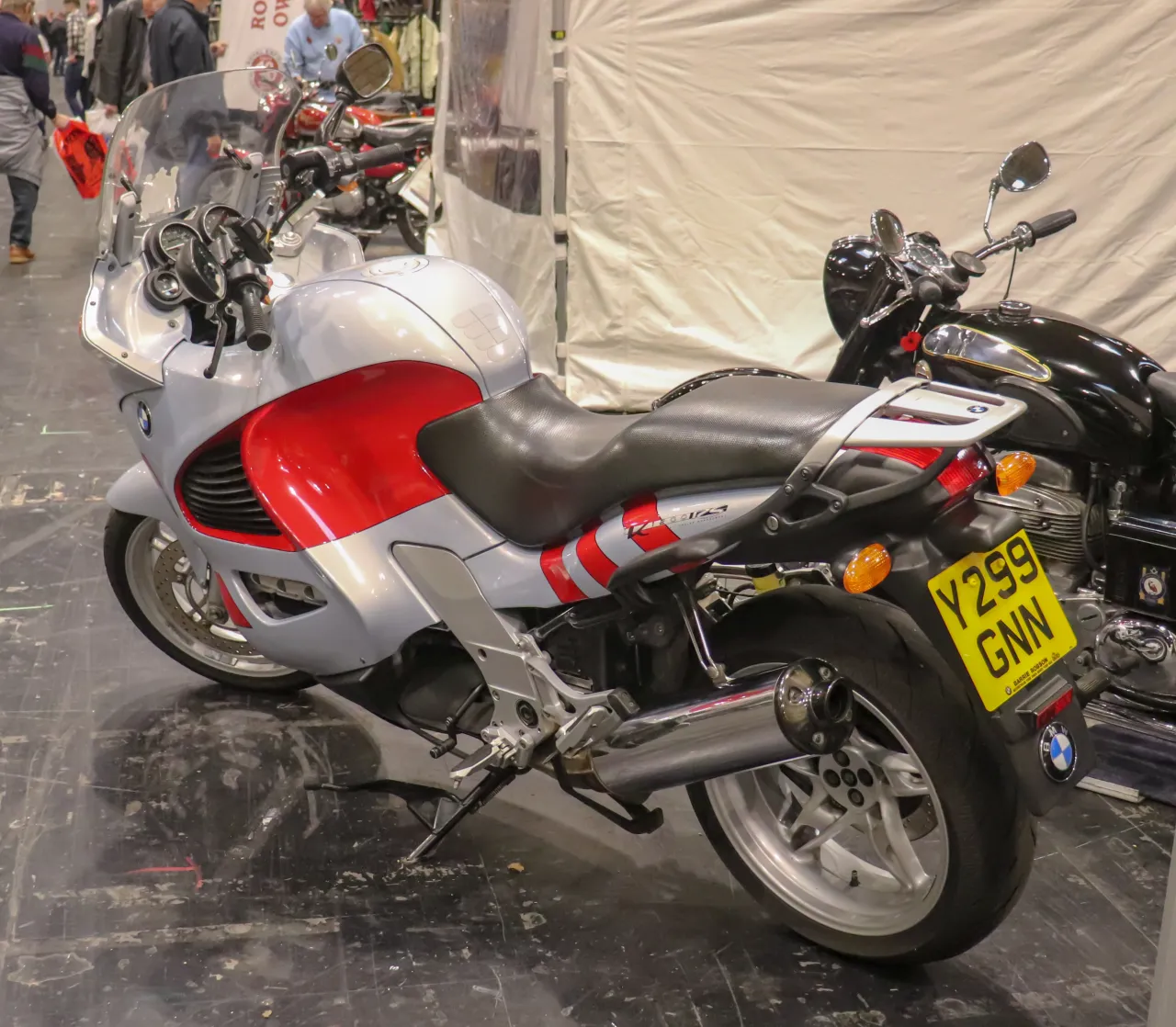 2001 BMW K1200RS achterzijde