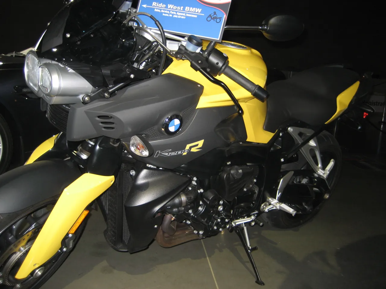 BMW K 1200 R geel kleurvariant