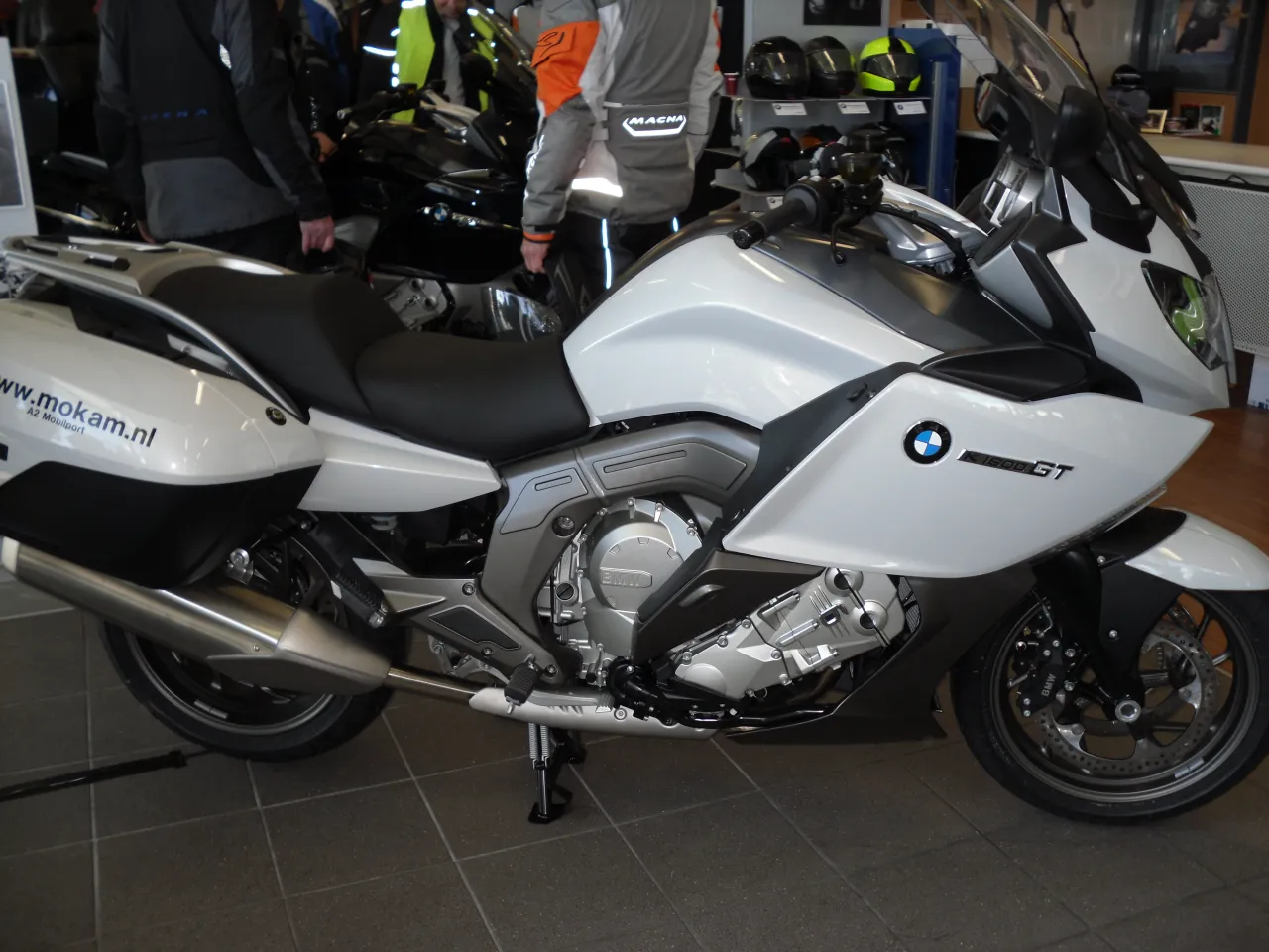 BMW K 1600 GT driekwart vooraanzicht