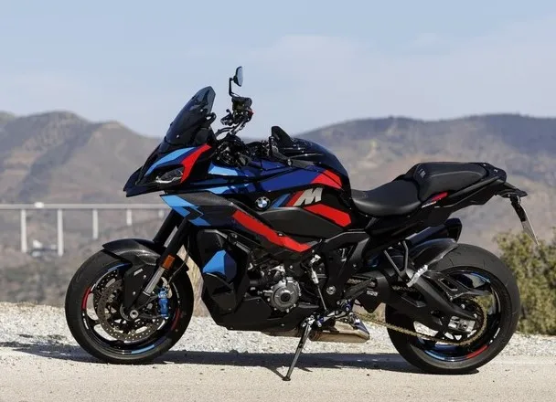 BMW M1000XR zijaanzicht