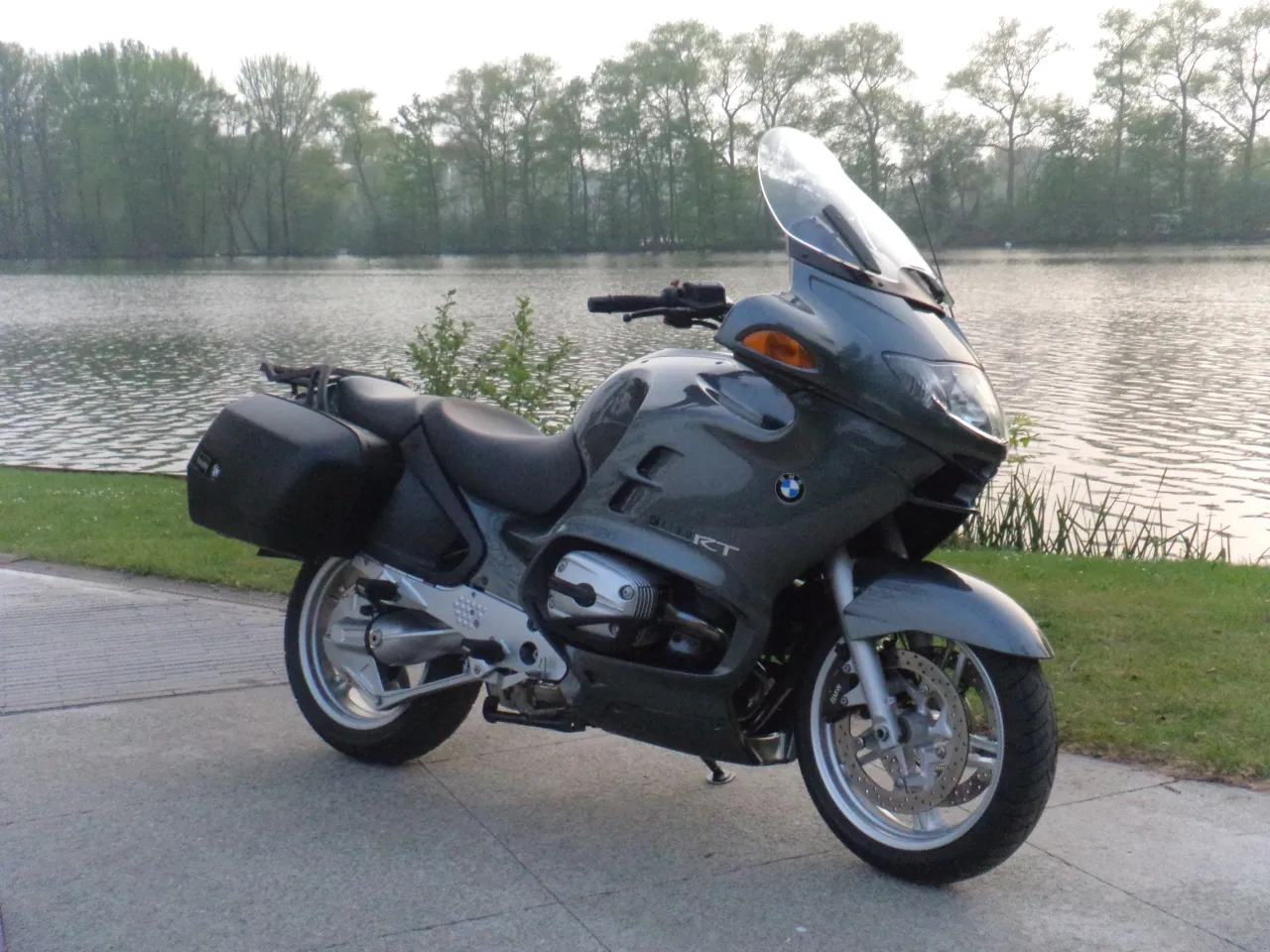 BMW R1150RT toermotor zijaanzicht