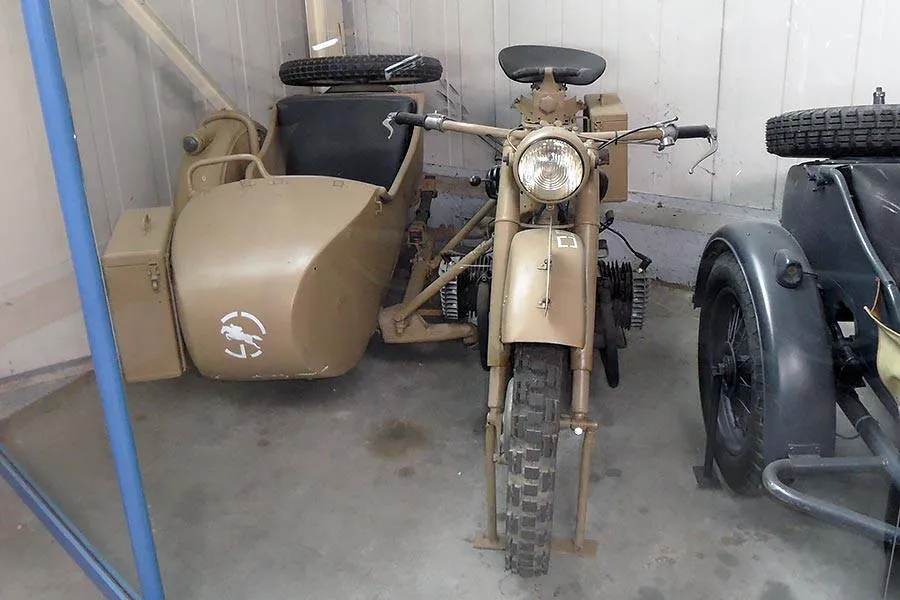 BMW R 12 met zijspan Koblenz museum