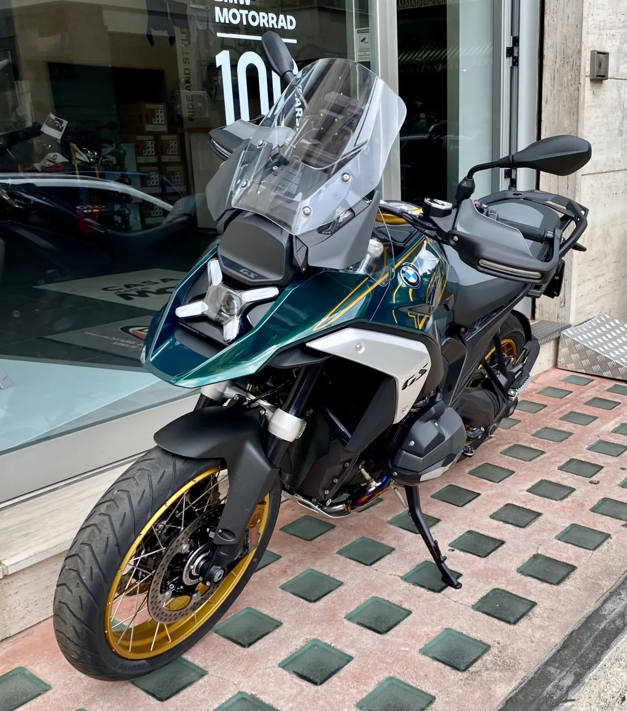 BMW R 1300 GS Tramuntana side