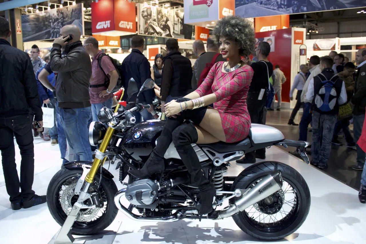 BMW R nineT heritage roadster zijaanzicht