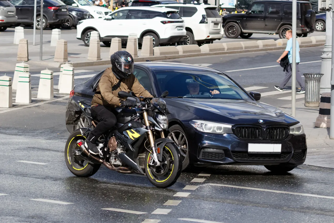 BMW S 1000 R driekwart zijaanzicht