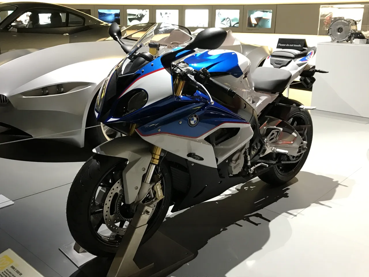 BMW S 1000 R vooraanzicht