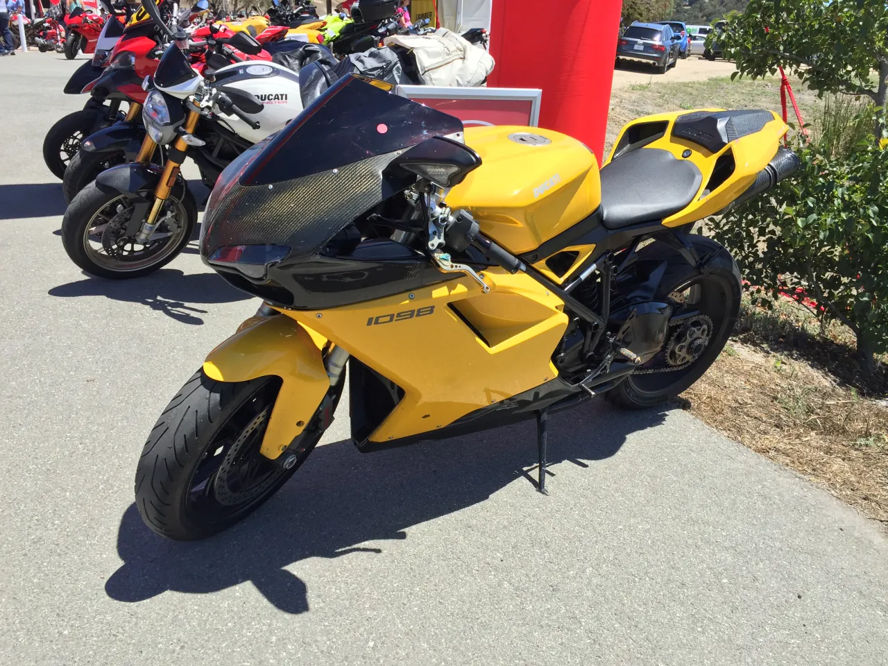 Ducati 1098 superbike op straat
