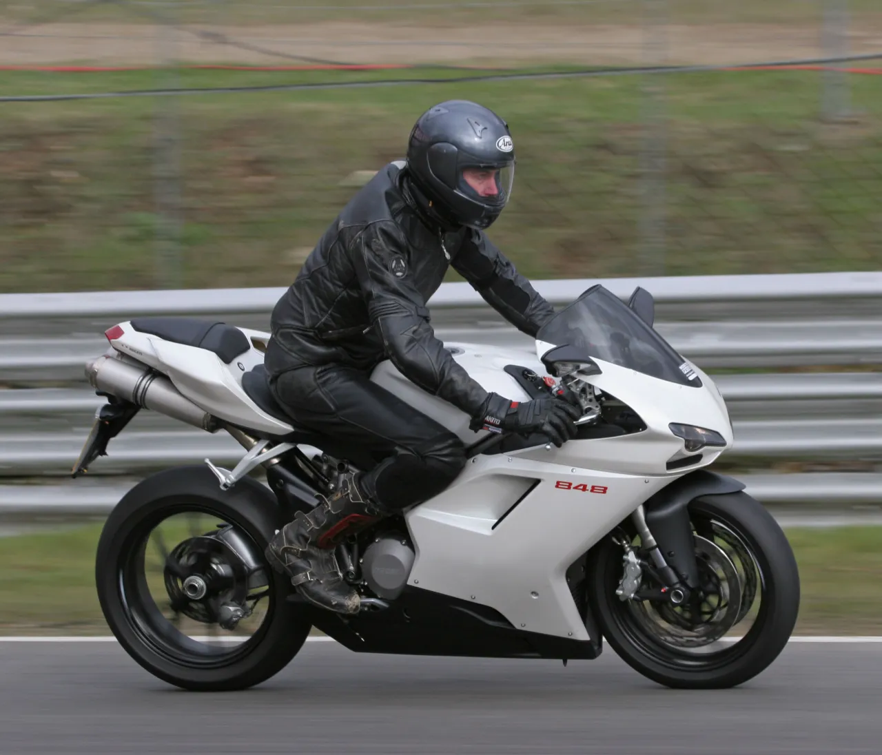 Ducati 848 zijaanzicht