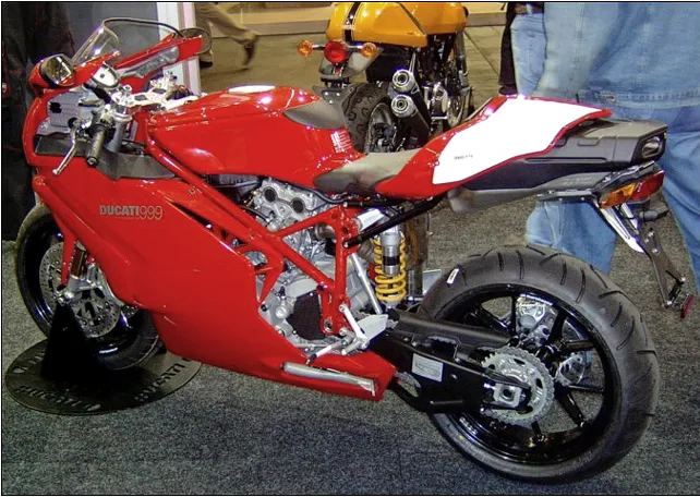 Ducati 999 2006 zijkant