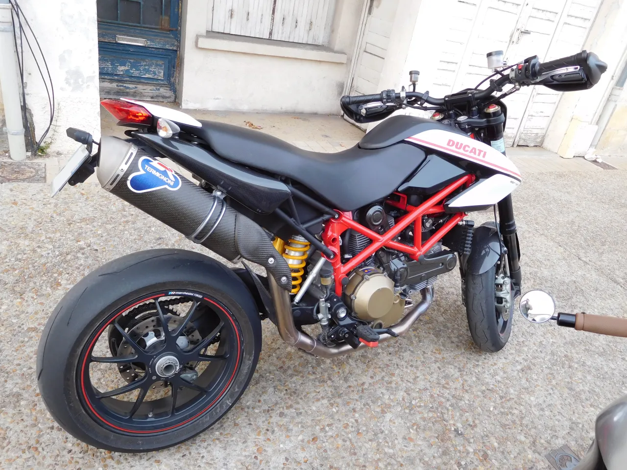 Ducati Hypermotard 1100 Evo SP vooraanzicht
