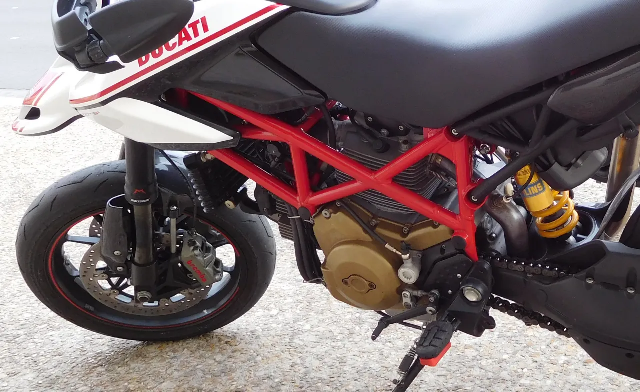 Ducati Hypermotard 1100 Evo SP achteraanzicht