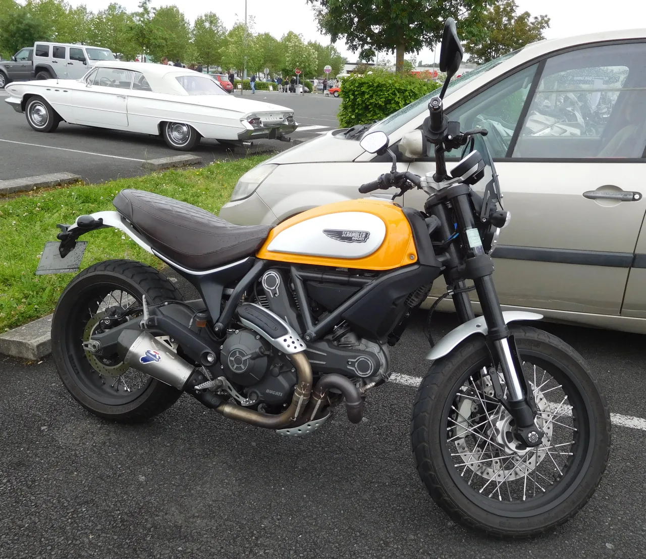 Ducati Scrambler buitenshot