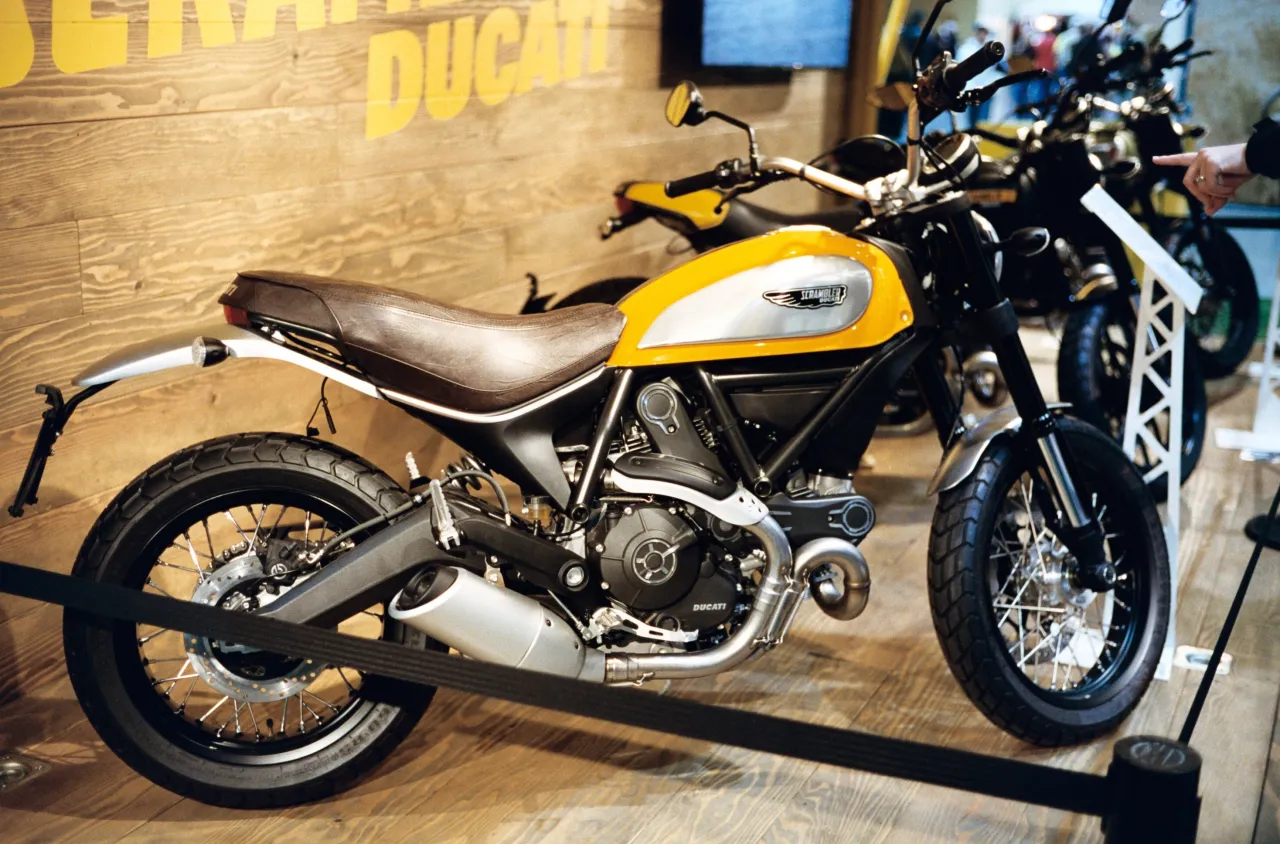 2015 Ducati Scrambler Icon, rechterzijde