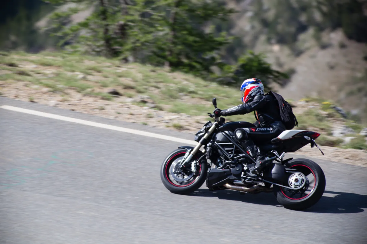 Ducati Streetfighter naked superbike right side