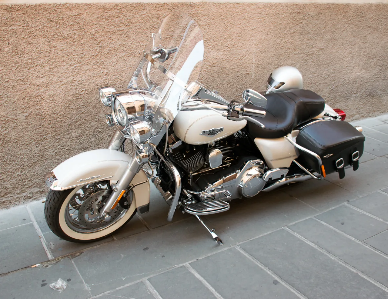 Harley-Davidson Road King wit