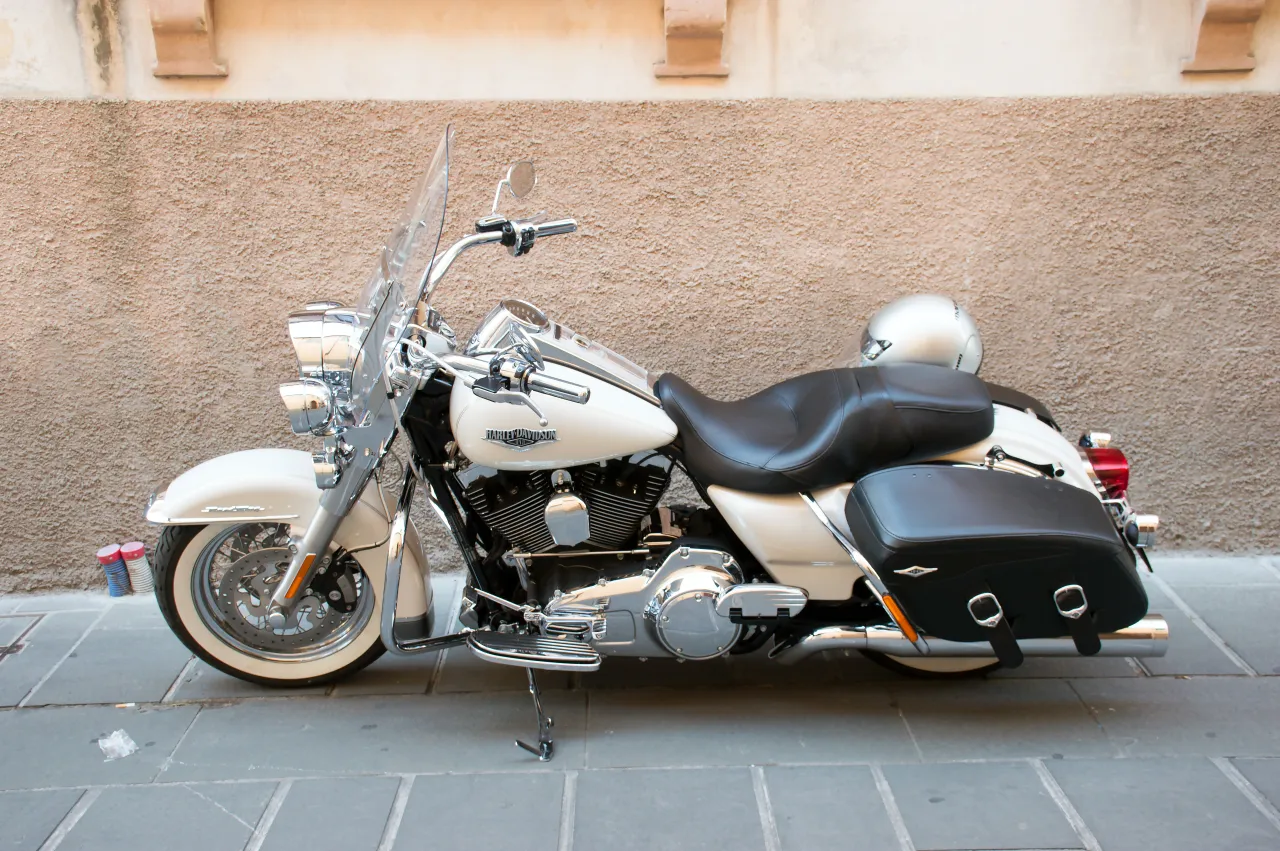 Harley-Davidson Road King zijaanzicht