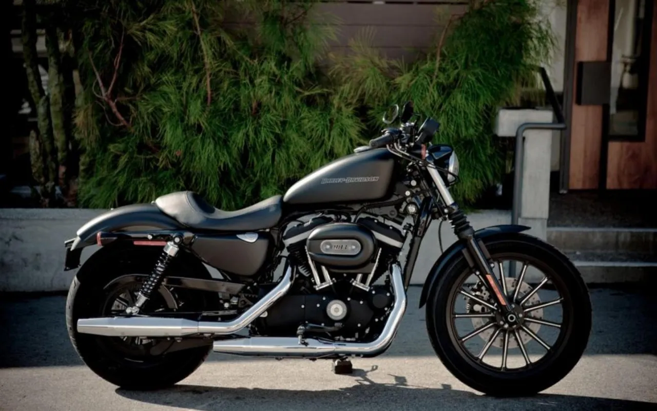 Harley-Davidson Sportster Iron 883