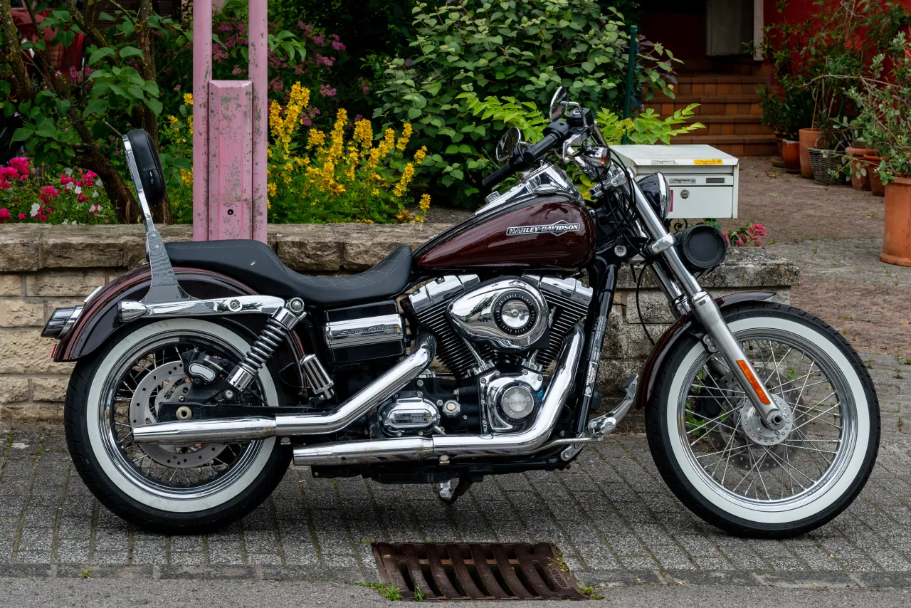Harley-Davidson Dyna Super Glide Custom