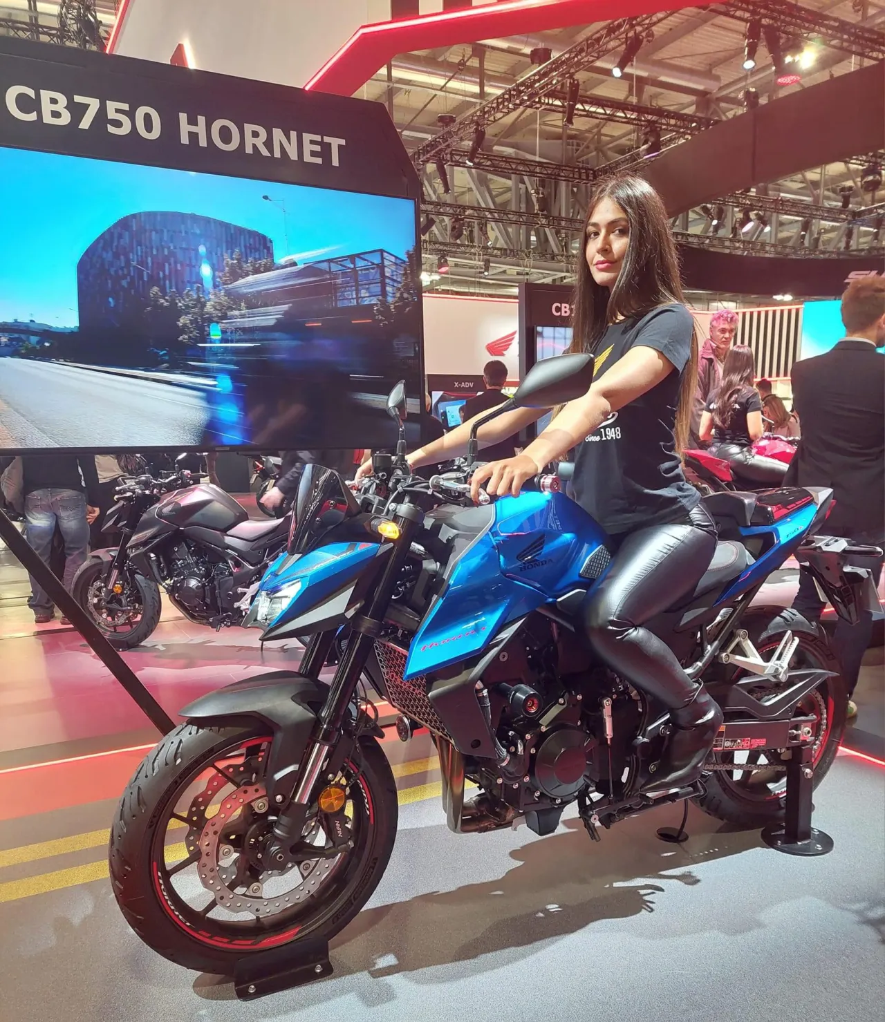 Honda CB 750 Hornet zijaanzicht
