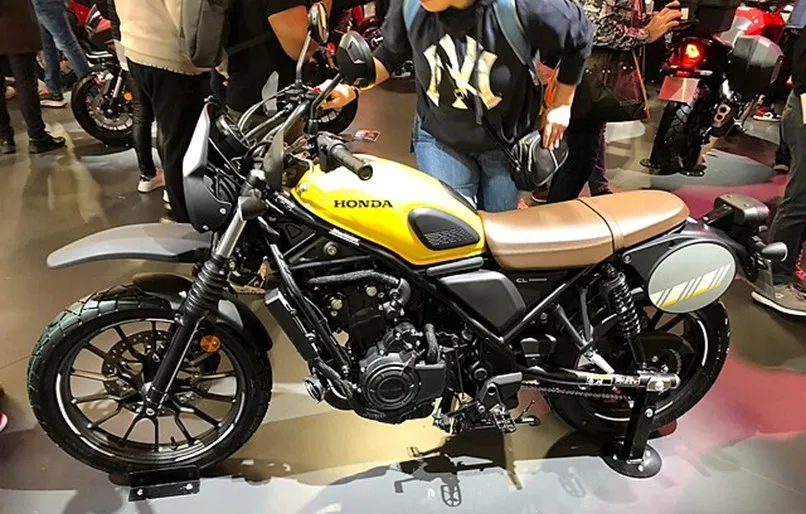 2023 Honda CL 500 scrambler driekwart vooraanzicht
