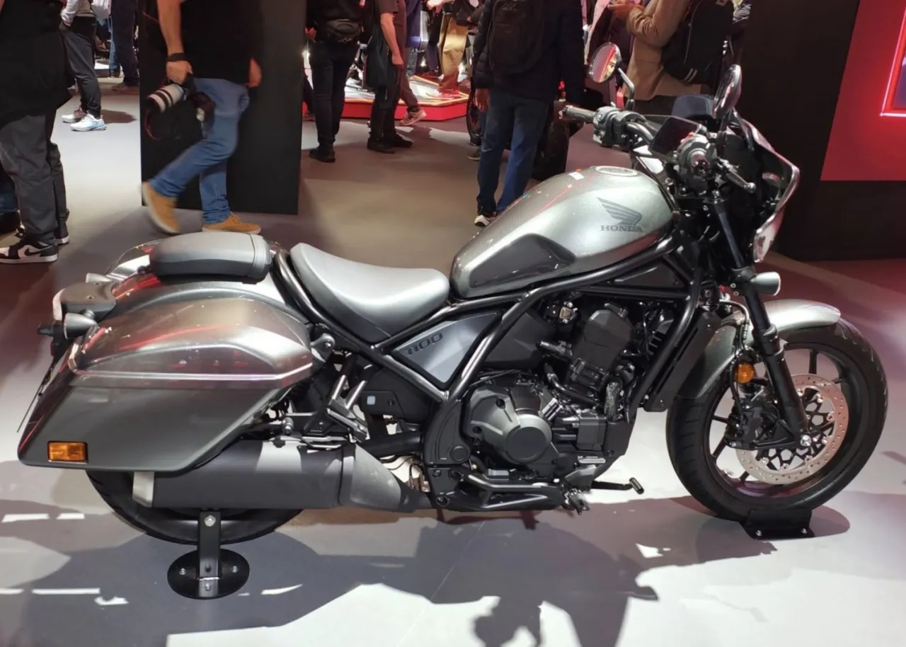 Honda CMX 1100 Rebel studio