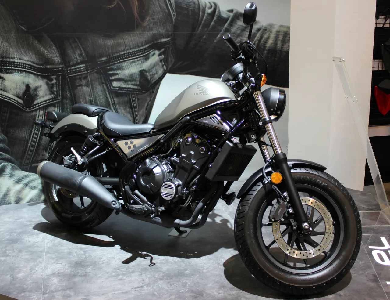 Honda CMX500 Rebel 2017 zijaanzicht