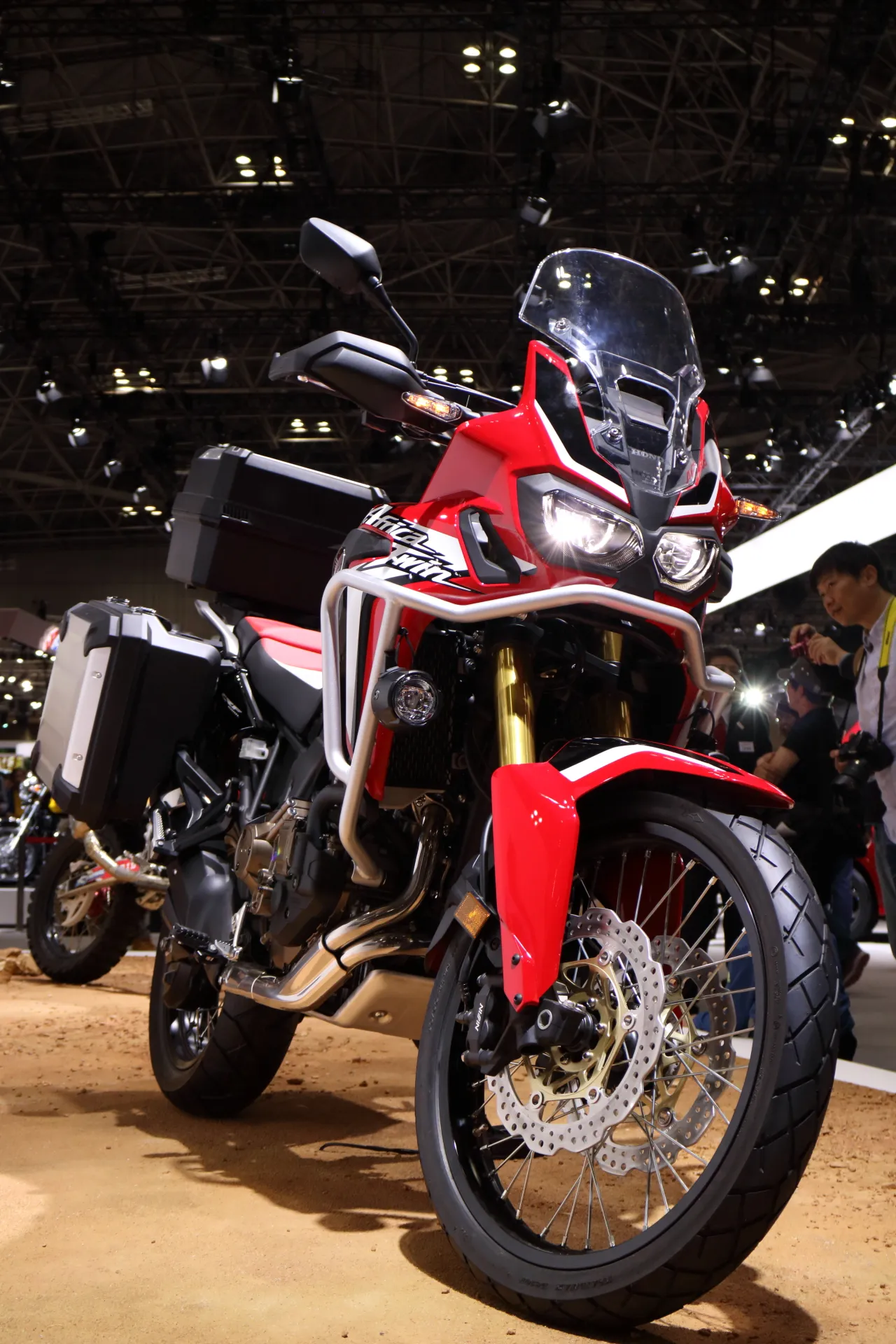 Honda CRF 1000 L Africa Twin studio