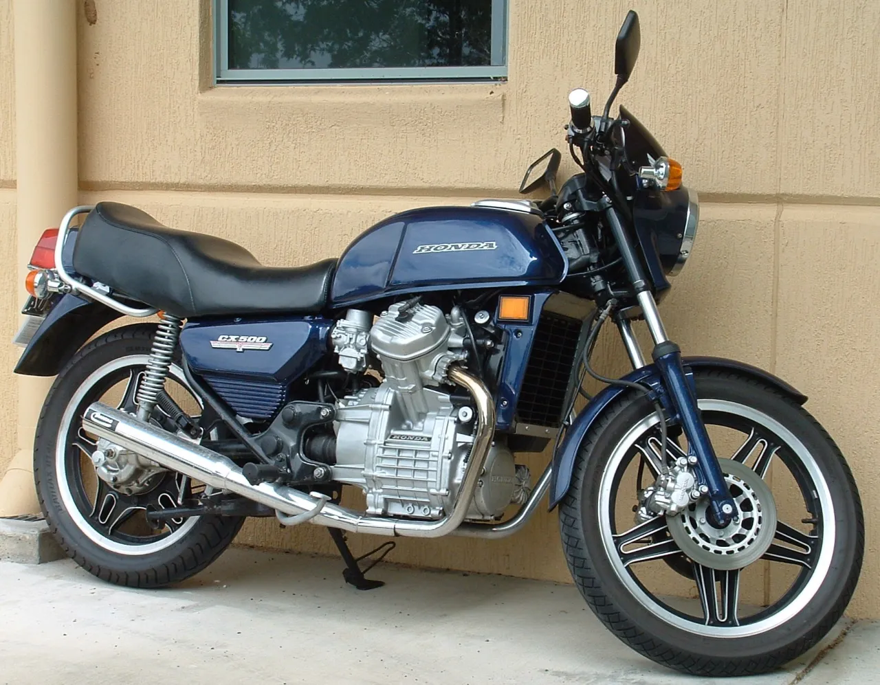 Honda CX 500 1981 blauw rechterzijde