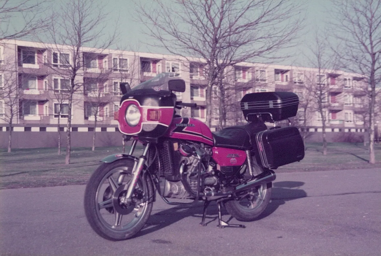 Honda CX 500 zijaanzicht