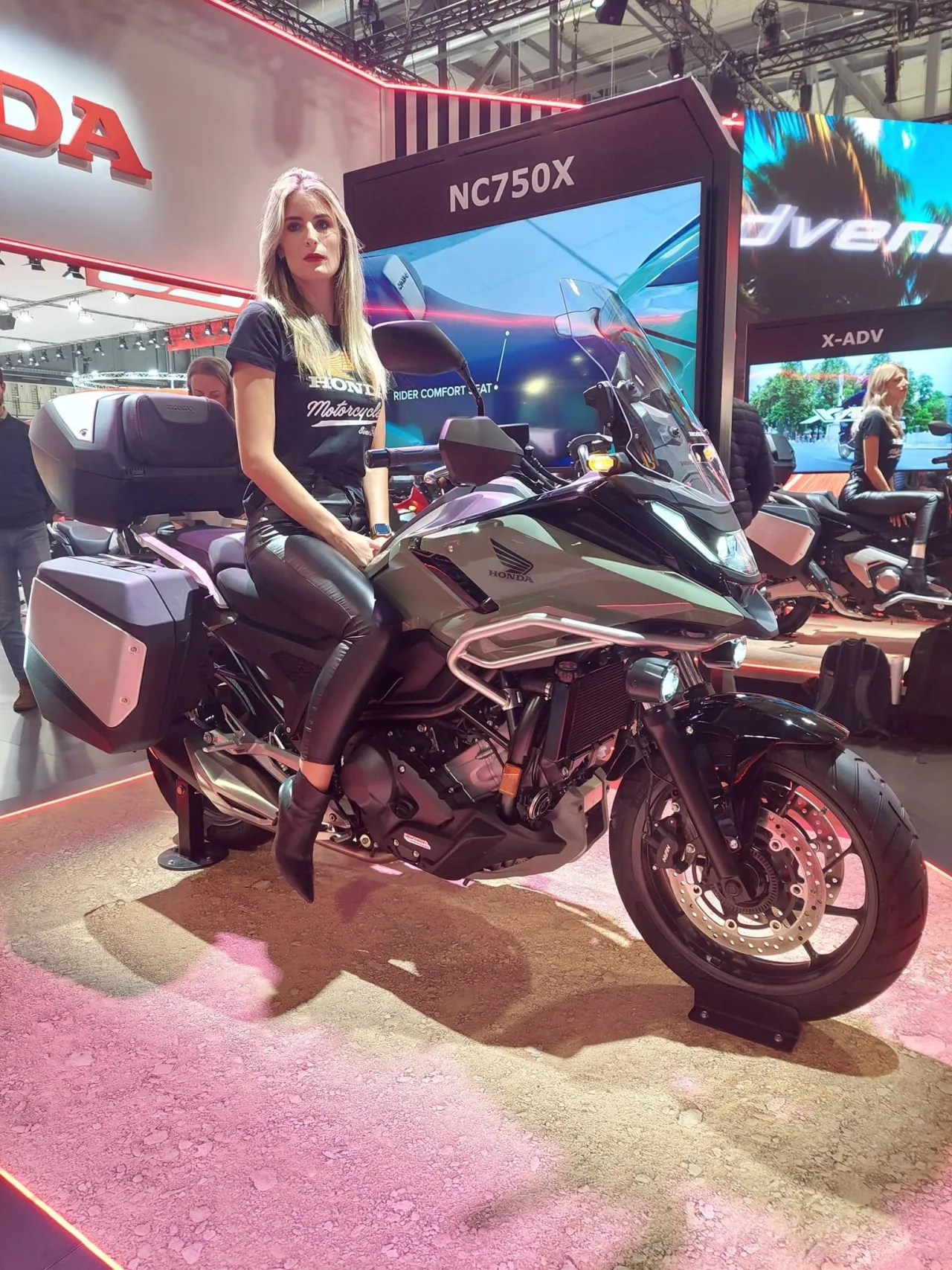 Honda NC750X studio