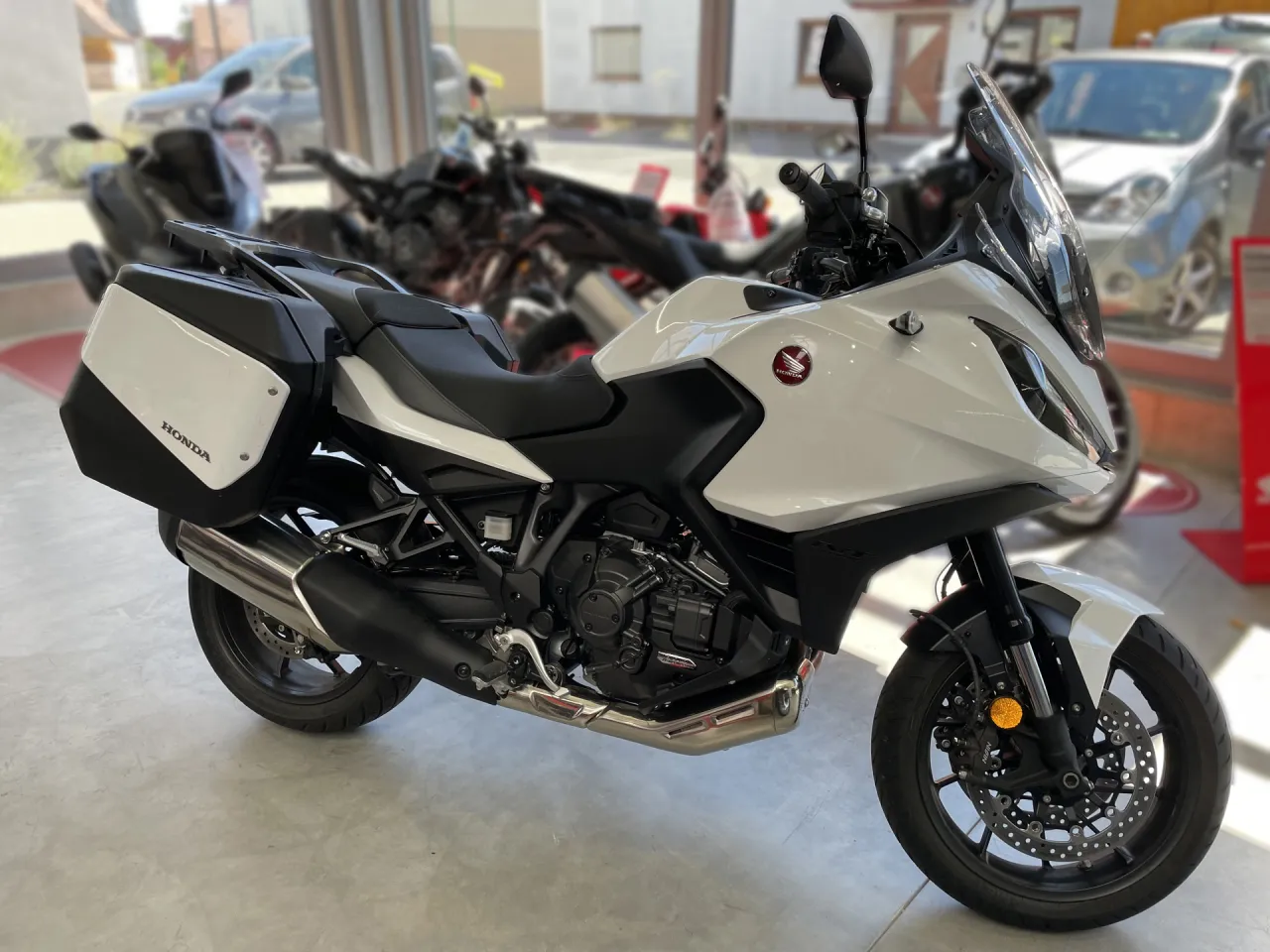Honda NT1100 driekwart aanzicht