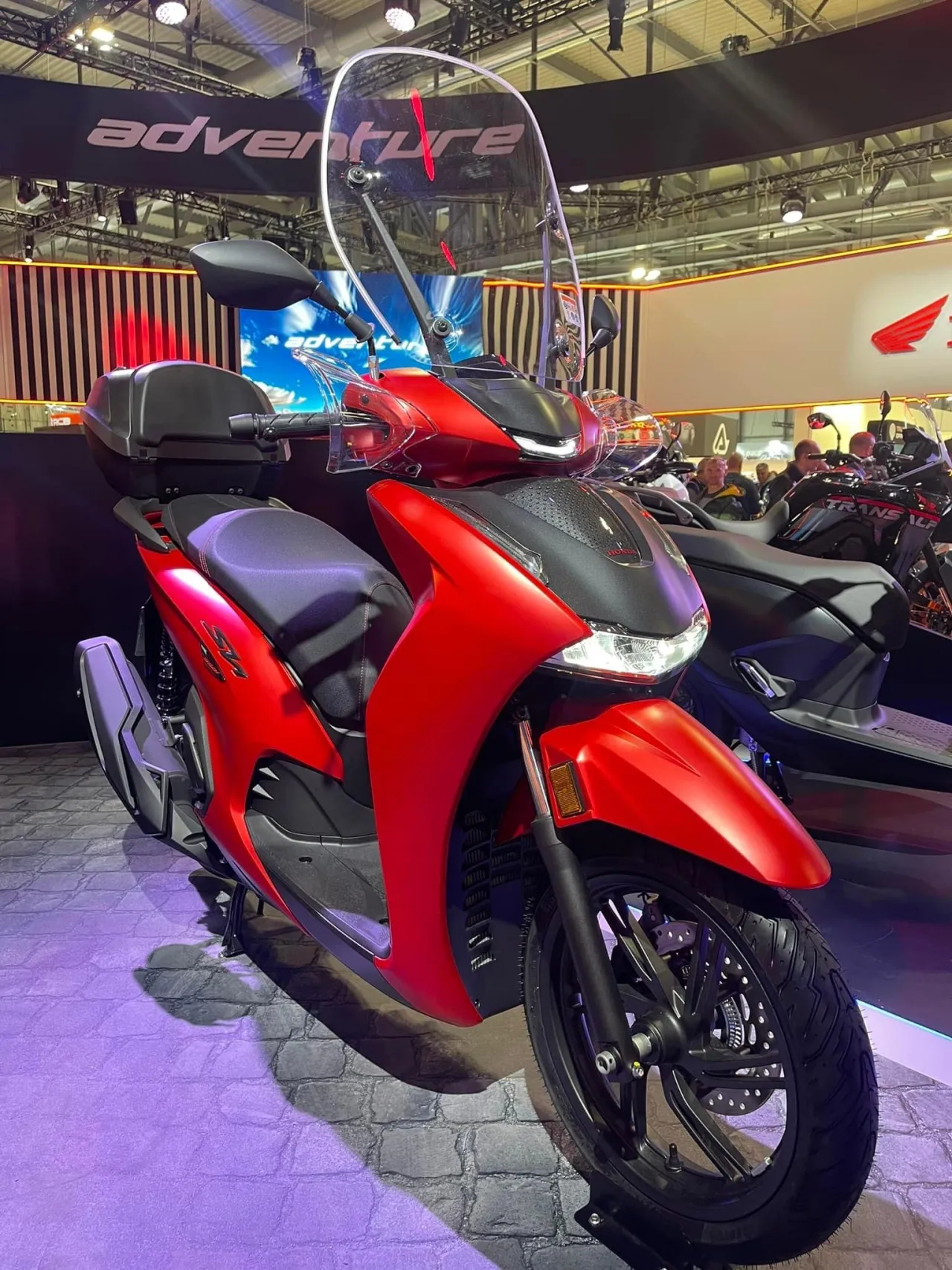 Honda SH 350i 2025 EICMA presentatie 3/4 aanzicht