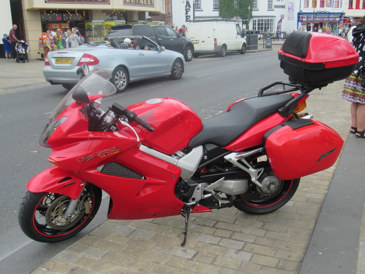 Honda VFR 800 2003 sport-tourer zijaanzicht