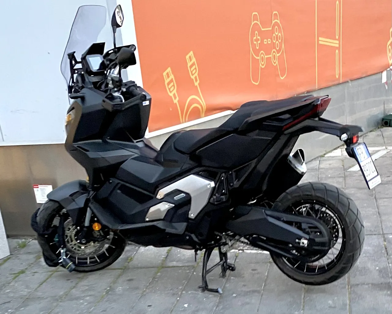 Honda X-ADV zijaanzicht