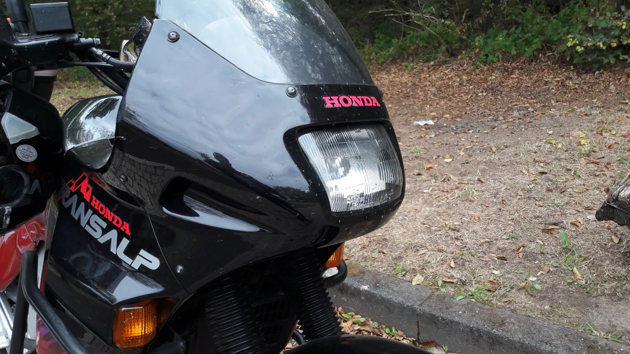 Honda XL 600 V Transalp modeljaar 1994 zijaanzicht