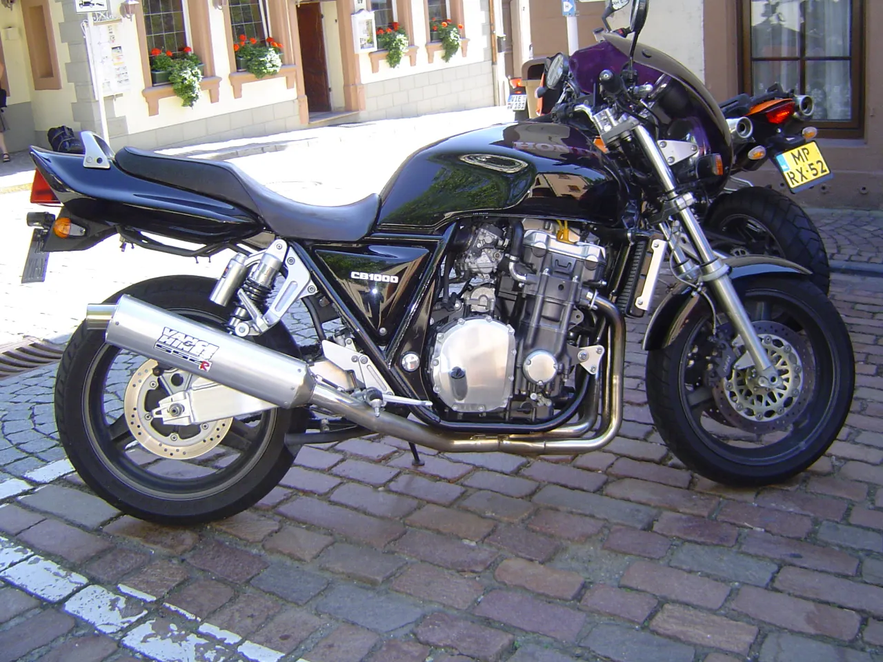 Honda CB 1000 Big One driekwart aanzicht