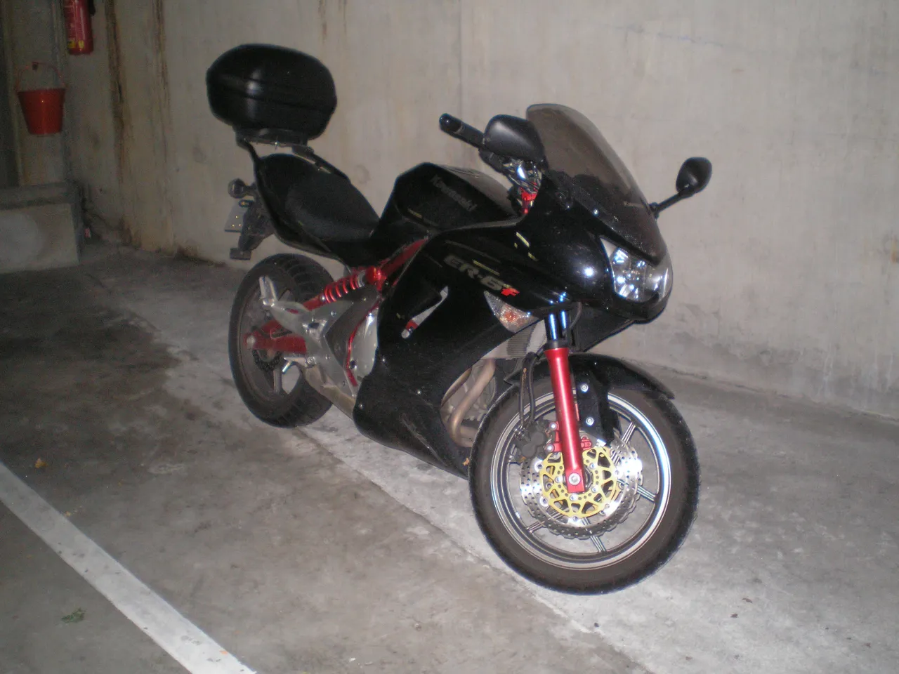 Kawasaki ER-6f fully faired sport tourer