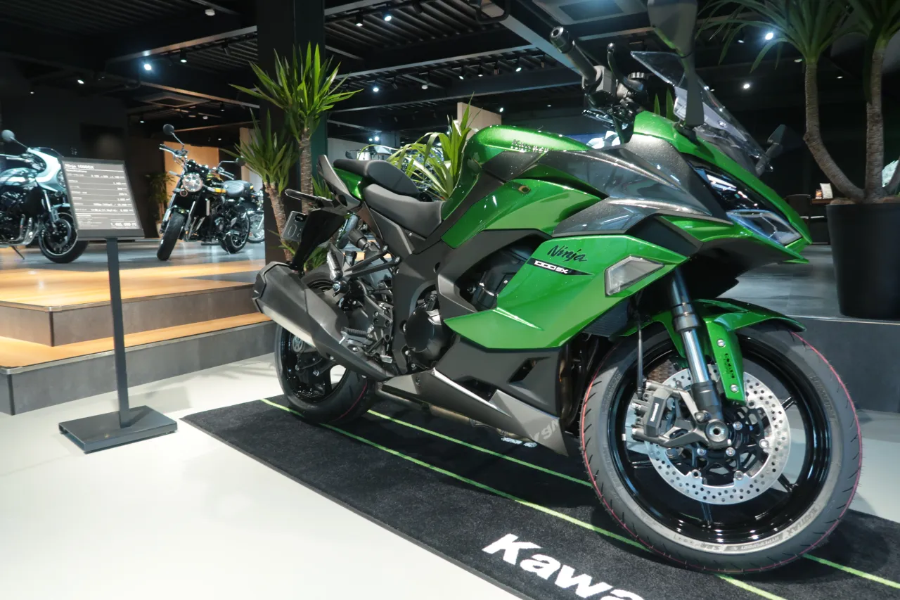 Kawasaki Ninja 1000SX 2020 slant view