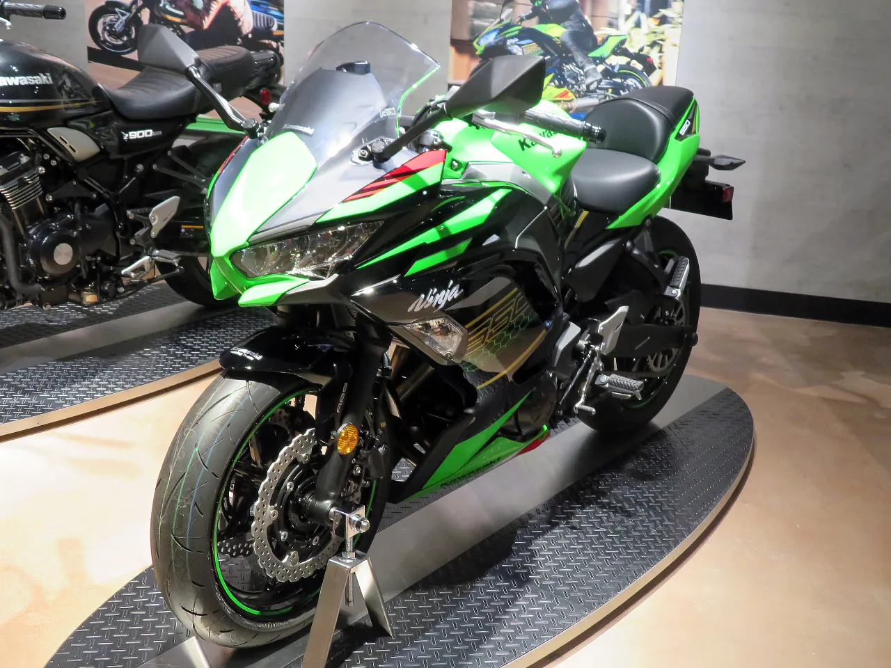Kawasaki Ninja 650 sporttoermotor rechterzijde